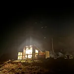 Unik Og Moderne Microhytte Med Utsikt Mot Havet 40 A Otterlei * Longva