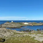 Unik Og Moderne Microhytte Med Utsikt Mot Havet 40 A Otterlei * Longva