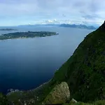 Дом отдыха Unik Og Moderne Microhytte Med Utsikt Mot Havet 40 A Otterlei *