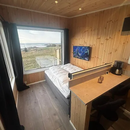Tatil Evi Unik Og Moderne Microhytte Med Utsikt Mot Havet 40 A Otterlei