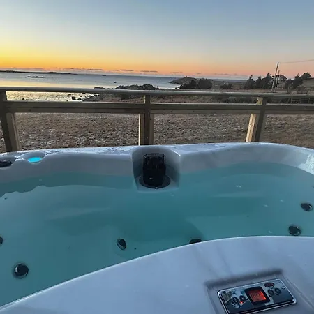 Tatil Evi Unik Og Moderne Microhytte Med Utsikt Mot Havet 40 A Otterlei *