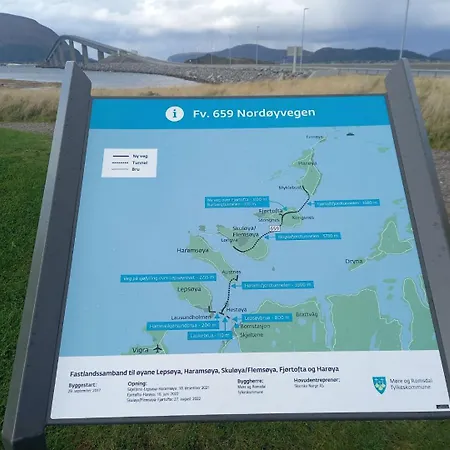 Unik Og Moderne Med Utsikt Mot Havet * Longva