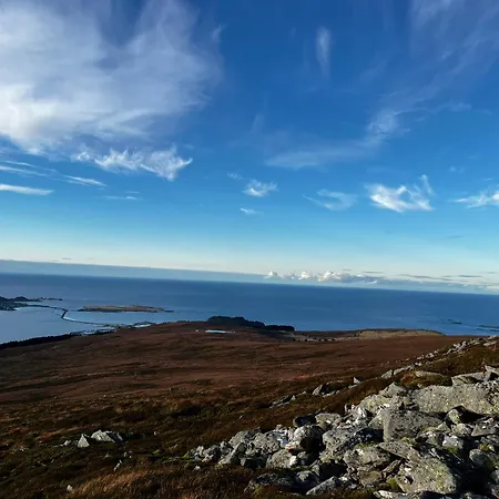 Unik Og Moderne Med Utsikt Mot Havet Longva