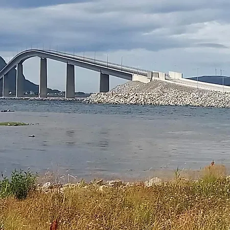 Unik Og Moderne Med Utsikt Mot Havet Feriehus Longva