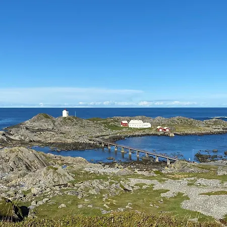 Unik Og Moderne Microhytte Med Utsikt Mot Havet 40 A Otterlei * Longva