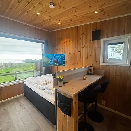 Unik Og Moderne Microhytte Med Utsikt Mot Havet 40 A Otterlei Longva