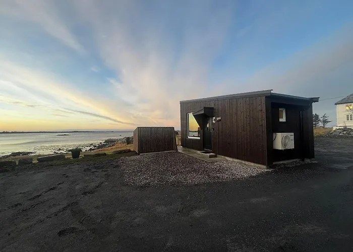 Tatil Evi Unik Og Moderne Microhytte Med Utsikt Mot Havet 40 A Otterlei