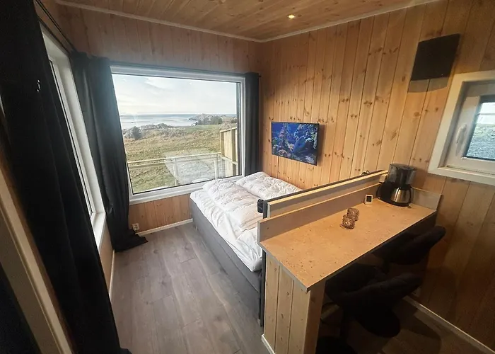 Tatil Evi Unik Og Moderne Microhytte Med Utsikt Mot Havet 40 A Otterlei