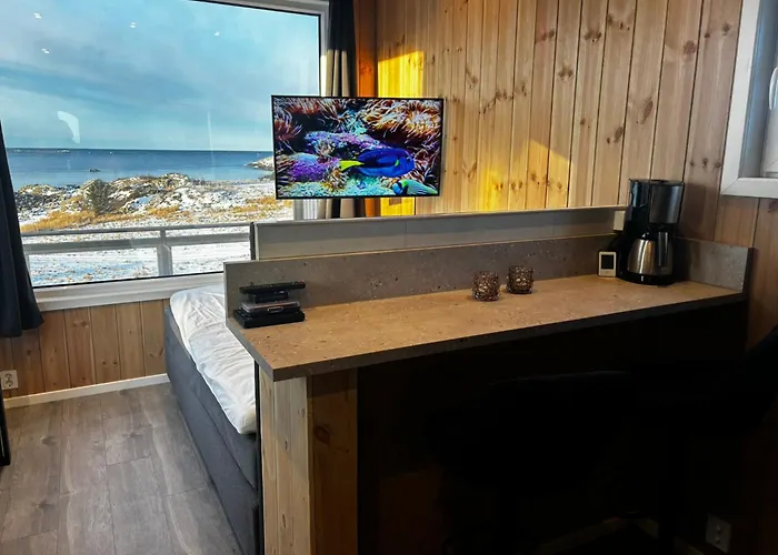 Tatil Evi Unik Og Moderne Microhytte Med Utsikt Mot Havet 40 A Otterlei Longva