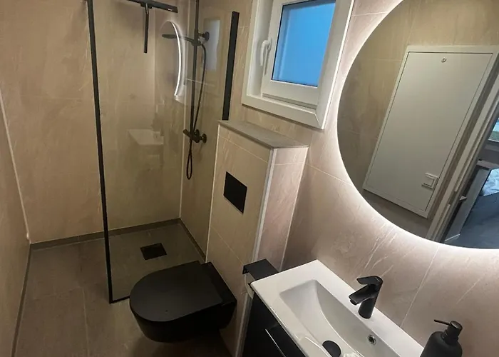 Unik Og Moderne Microhytte Med Utsikt Mot Havet 40 A Otterlei Tatil Evi Longva
