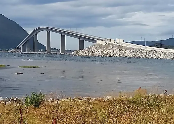 Unik Og Moderne Microhytte Med Utsikt Mot Havet 40 A Otterlei Tatil Evi Longva