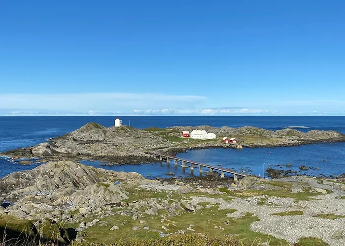 Unik Og Moderne Microhytte Med Utsikt Mot Havet 40 A Otterlei * Longva